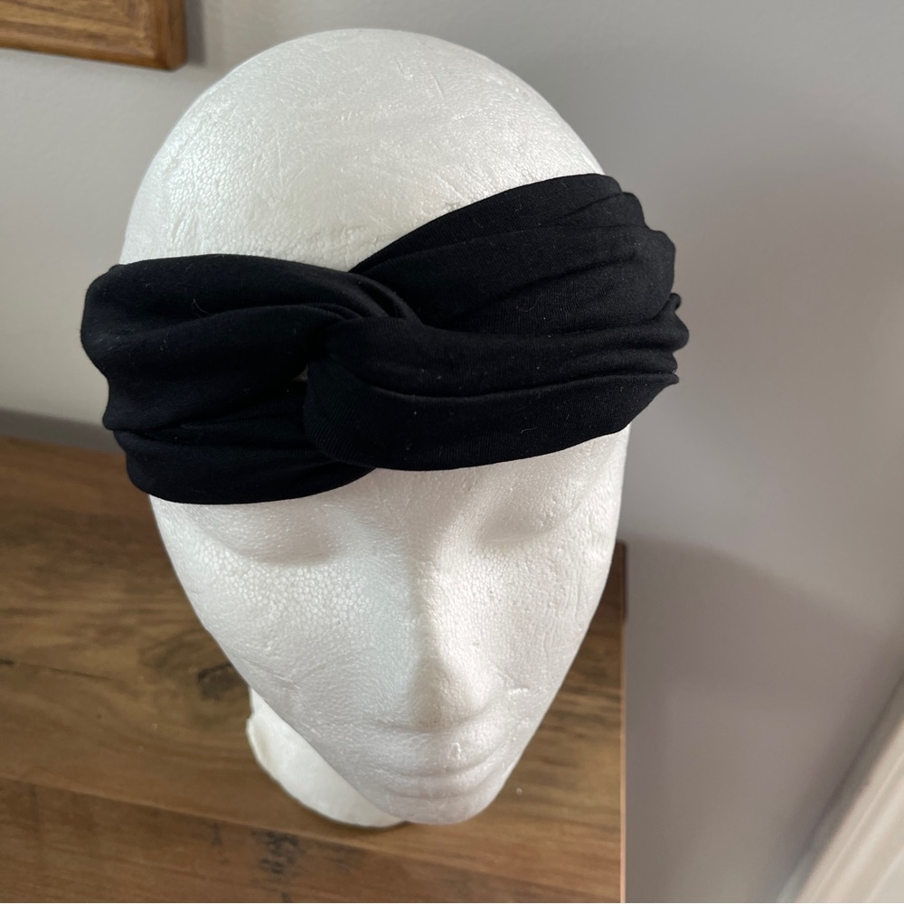 BLACK KNOTTED DOUBLE LAYER HEADBAND